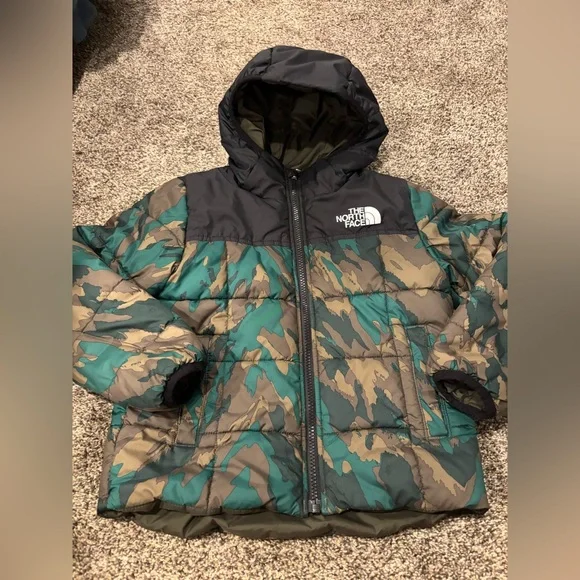 The North Face Green and Brown Puffer Jacket - Picture 1 of 5